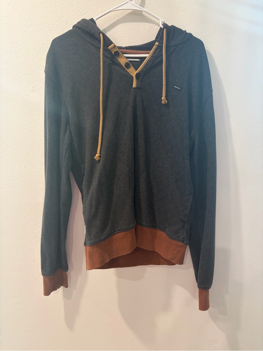 RVCA Men’s Small Black Brown Henley Pullover Hoodie All Over Print